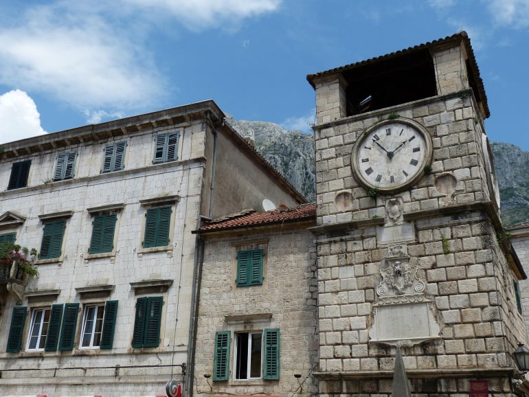 Kotor old town saat kulesi
